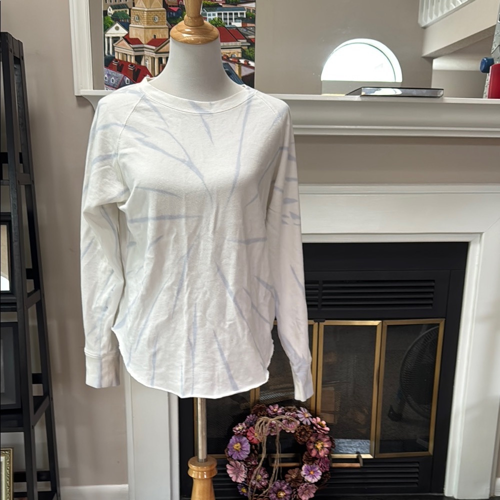 GAP White Long Sleeve Relaxed Sweatshirt